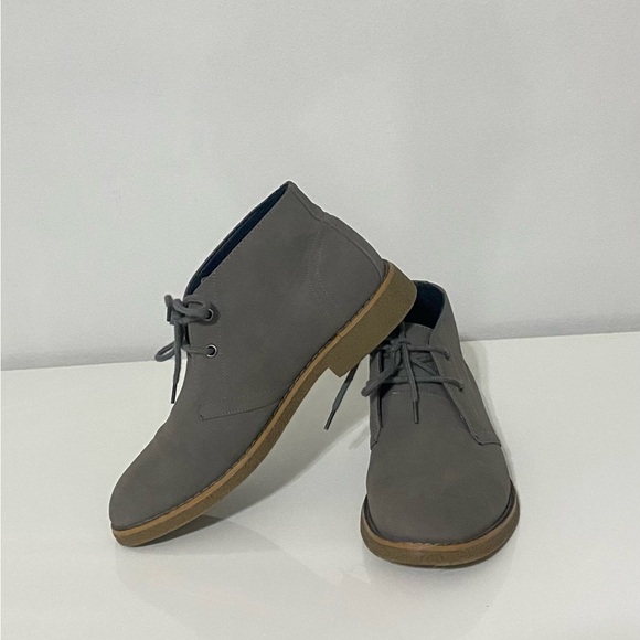 Perry Ellis Gray Chukka Boots with Suede Finish - Picture 2 of 9